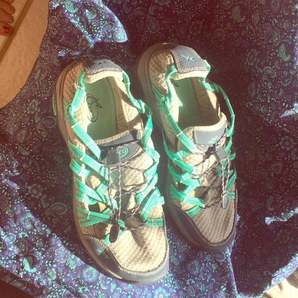 🚴🏼‍♂️ Chaco tennis shoe type reallly cute